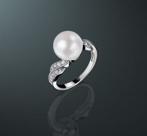 Серебряное кольцо с жемчугом к-560430: белый пресноводный жемчуг, серебро 925°