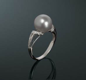 Кольцо с жемчугом бриллианты кп-40бб: белый морской жемчуг, золото 585°
