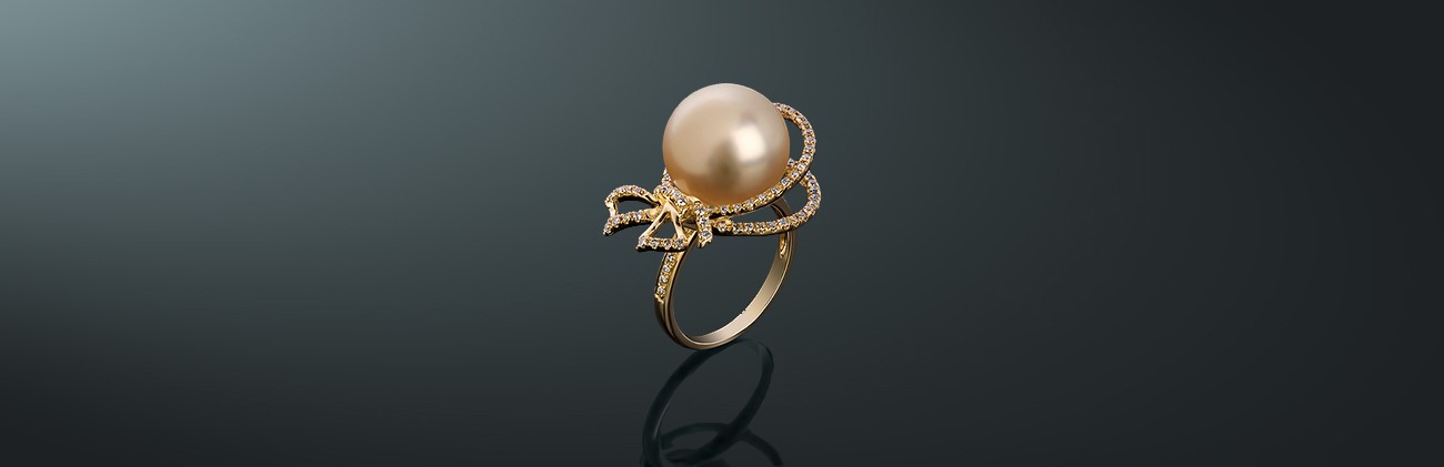 Кольцо из коллекции MAYSAKU: жемчуг Южных морей, золото 585˚, бриллианты, государственное пробирное клеймо. кп-110837жз