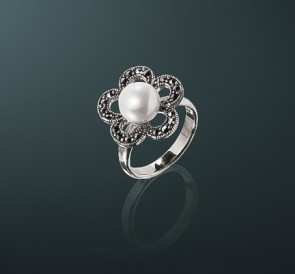 Серебряное кольцо с жемчугом к-06706712: белый пресноводный жемчуг, серебро 925°