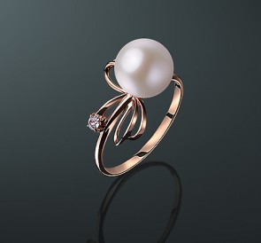 Золотое кольцо с жемчугом сапфиры к-1810: белый пресноводный жемчуг, золото 585°